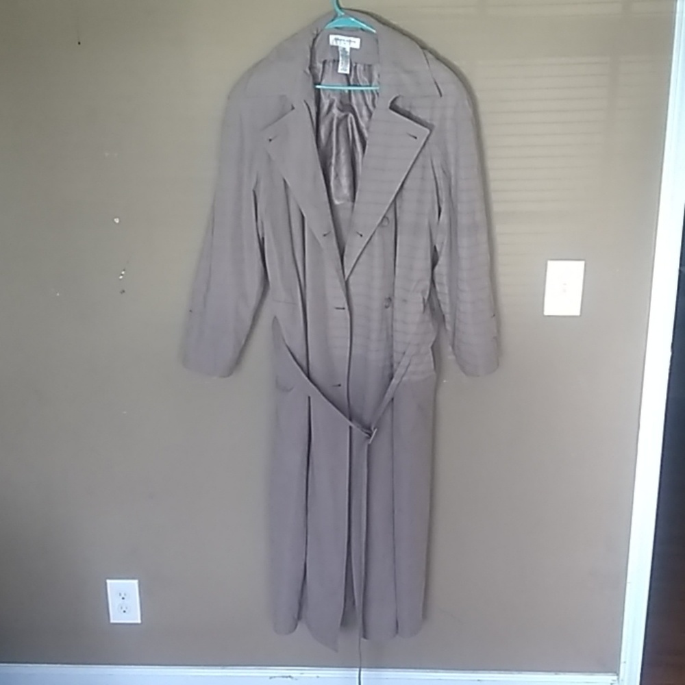 Brown long pea coat with belt/comes with a hood on